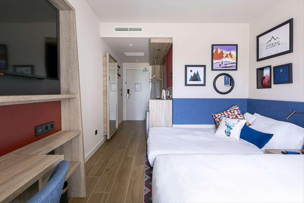 Hampton By Hilton Alcobendas Madrid Room photo